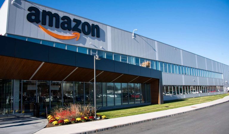 Luxury Retail: Why Flagship Stores Still Matter in the Digital Age